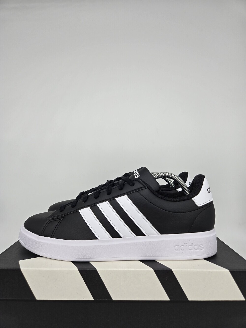 Adidas Men's Grand Court 2.0 GW9196 Black White Shoes Size 9.5 New